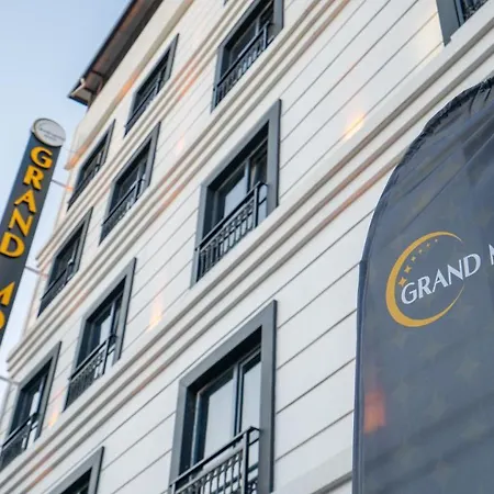 Grand Moon Hotel