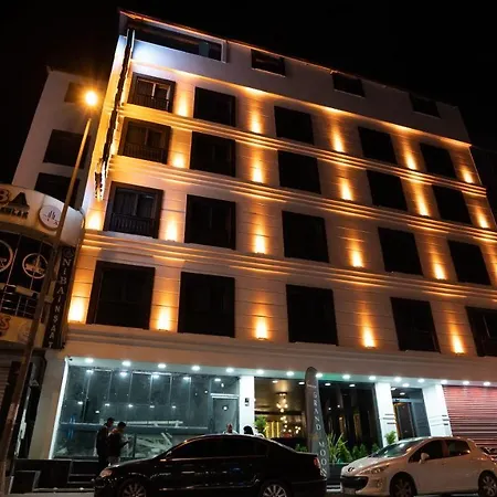 Grand Moon Hotel