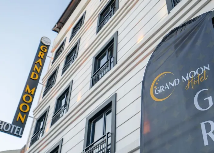 Grand Moon Hotel
