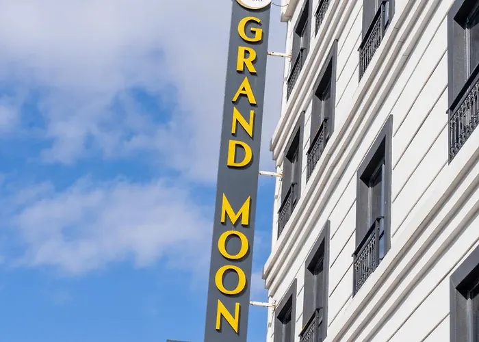 Hotel Grand Moon
